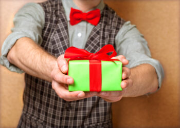 The Etiquette Of Returning Engagement Gifts