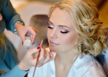 How to Achieve Perfect, Lasting Makeup on Your Wedding Day