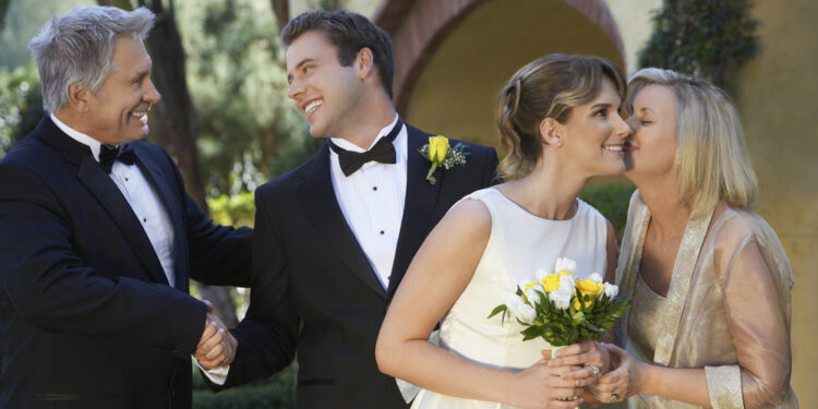 What a stepmother should wear at a wedding