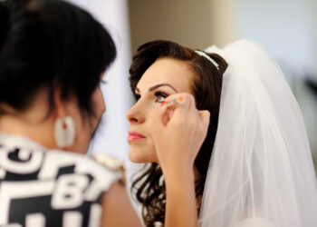 6 Steps For Long-Lasting Bridal Makeup