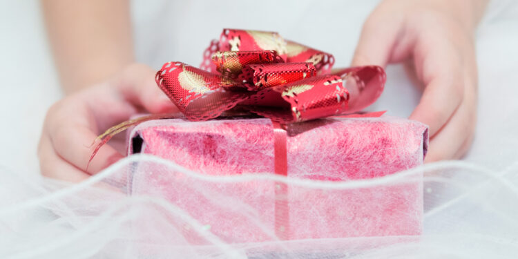 What to get your stepchildren for a wedding