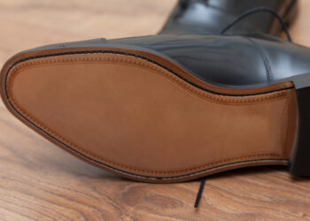 Tips to protect the soles of dress shoes￼