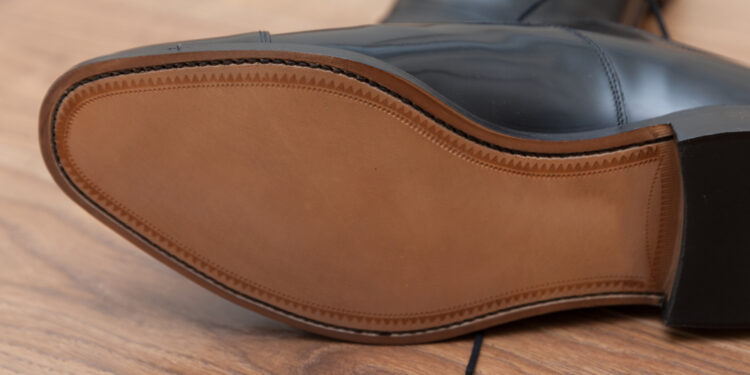 Tips to protect the soles of dress shoes￼