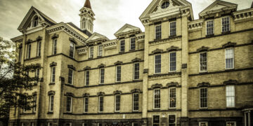 Girl caught ghostly apparition on video in abandoned psychiatric facility